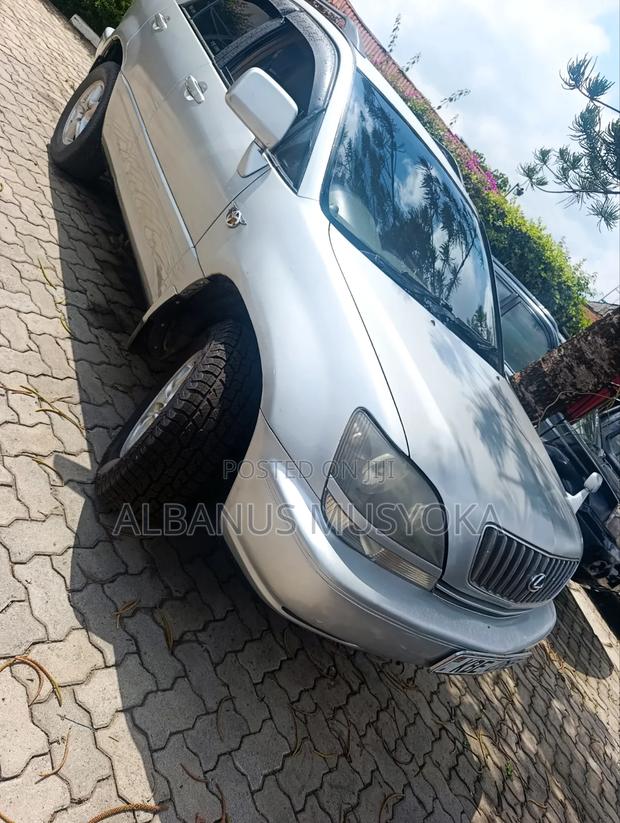 Toyota Harrier 2001 Silver