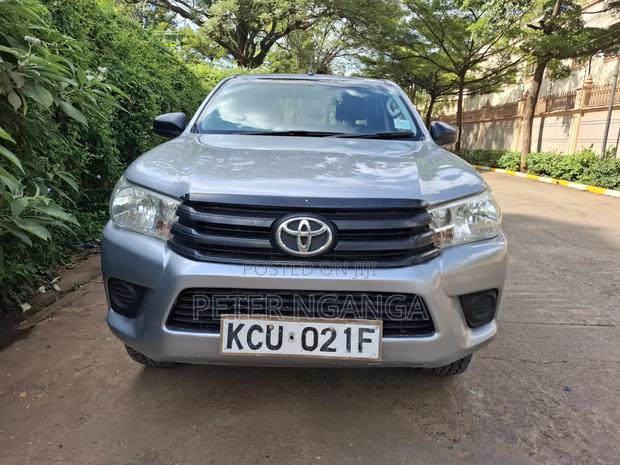 Toyota Hilux Revo Double Cab Deisel 2.4 AWD 2018 Silver