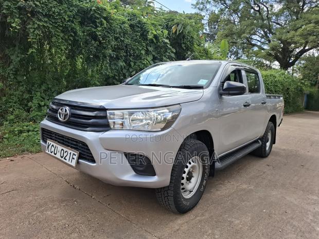 Toyota Hilux Revo Double Cab Deisel 2.4 AWD 2018 Silver