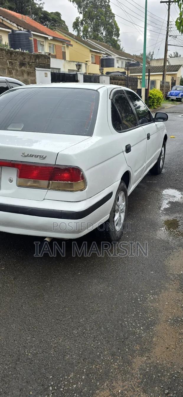 Nissan Sunny 1999 White