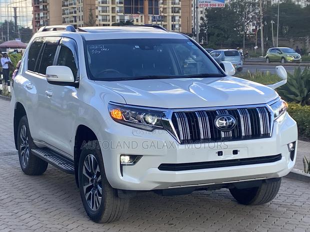 Toyota Land Cruiser Prado 2.7 2022 White