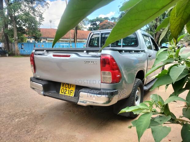 Toyota Hilux 2018 Silver