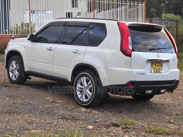 Nissan X-Trail 2012 White