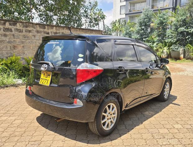 Toyota Ractis 2014 Black