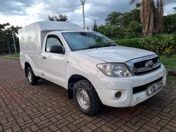 Toyota Hilux 2009 White