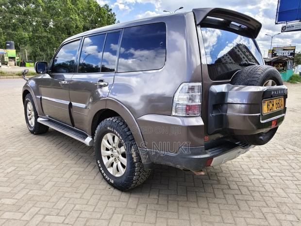 Mitsubishi Pajero 3.2 Di-Dc GLS 2010 Brown