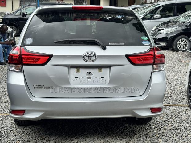 Toyota Corolla Fielder 2020 Silver