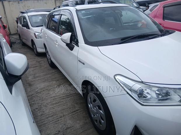 Toyota Corolla Fielder 1.5 Hybrid FWD 2020 White