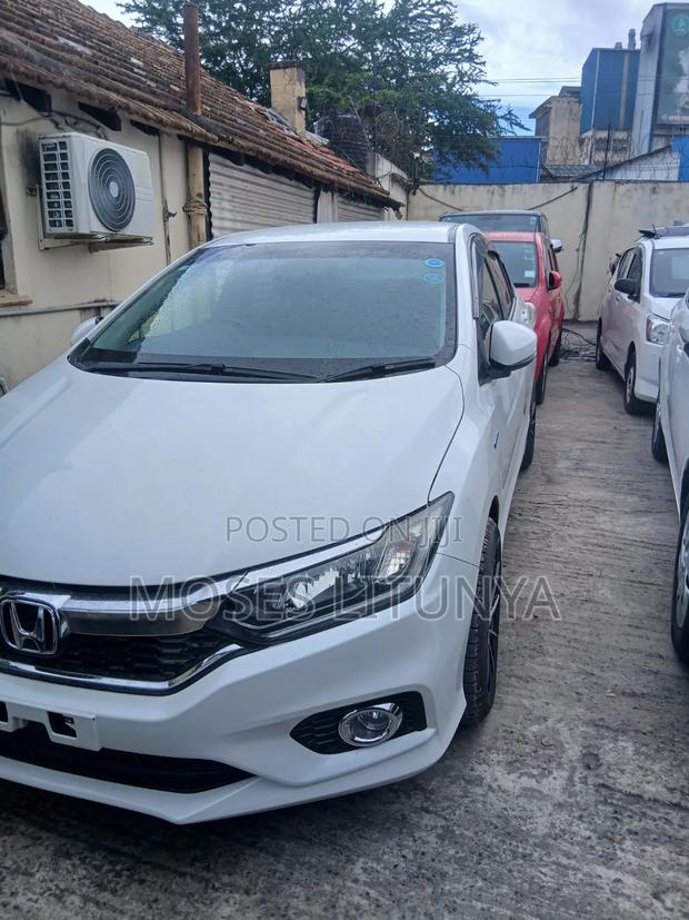 Honda Grace 1.5 Hybrid AWD 2019 White