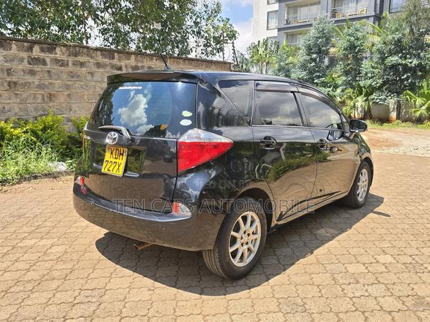 Toyota Ractis 2014 Black