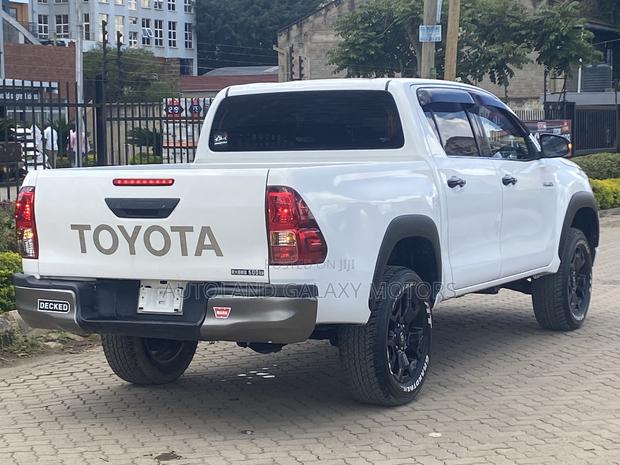 Toyota Hilux 2019 White