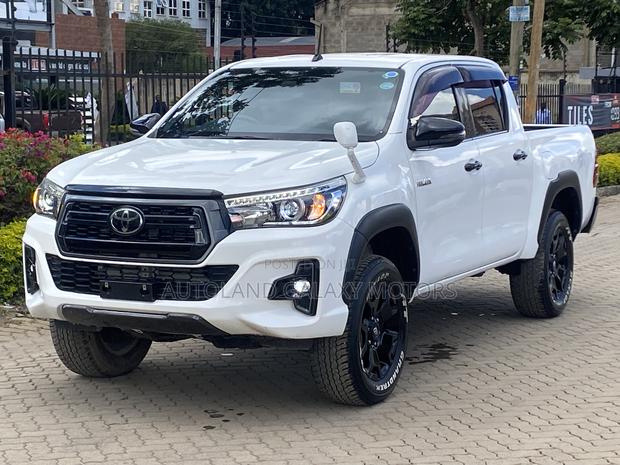 Toyota Hilux 2019 White