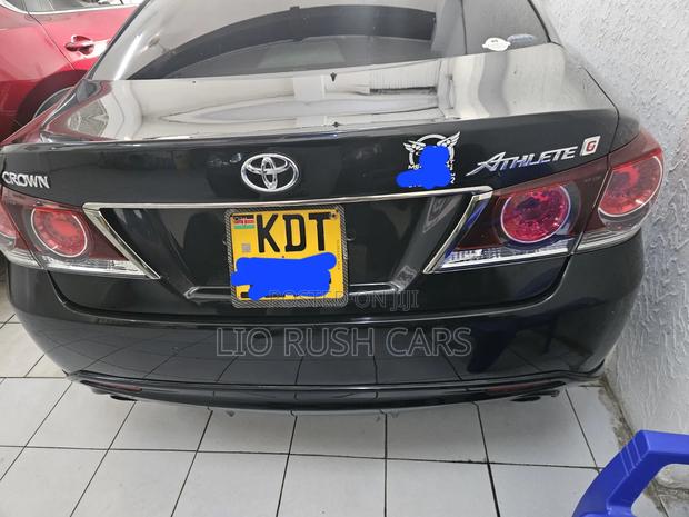 Toyota Crown 2018 Black