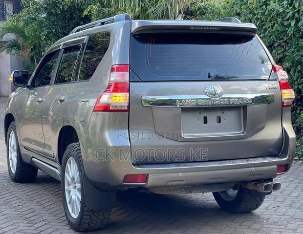 Toyota Land Cruiser Prado 2.8 D-4D 2016 Gray