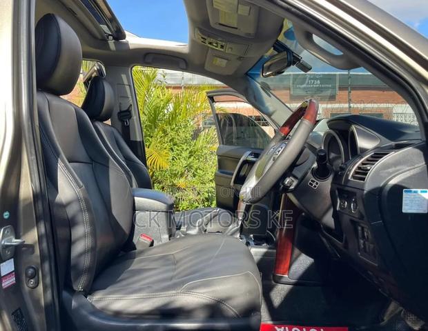Toyota Land Cruiser Prado 2.8 D-4D 2016 Gray