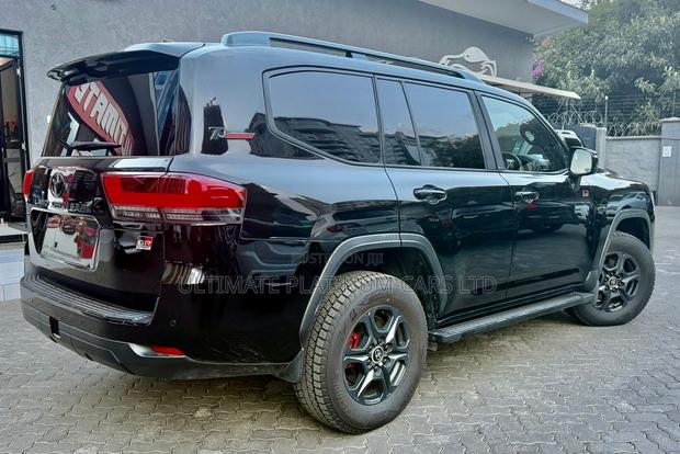 Toyota Land Cruiser 3.3 Diesel 4WD 2022 Black