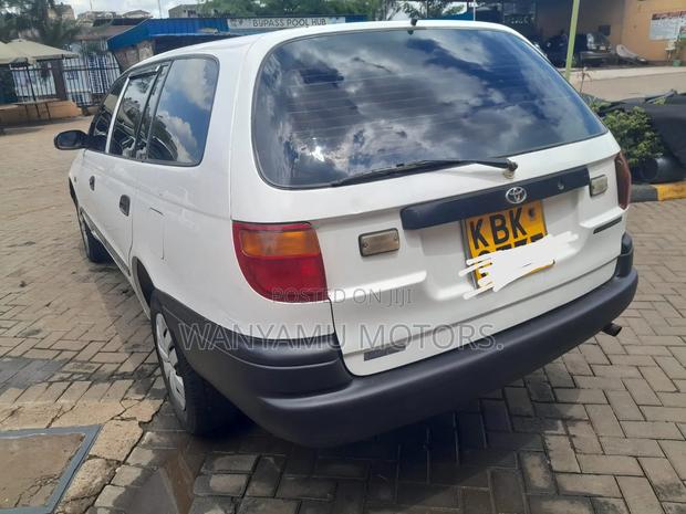 Toyota Caldina 2002 White