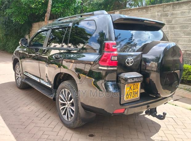 Toyota Land Cruiser Prado 2017 Black