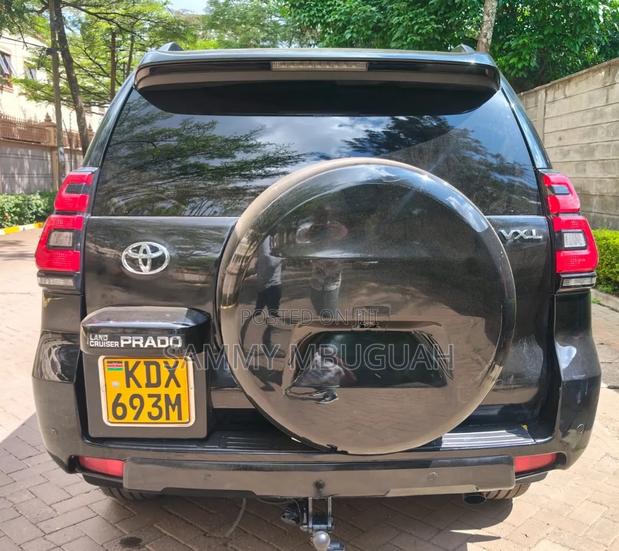 Toyota Land Cruiser Prado 2017 Black