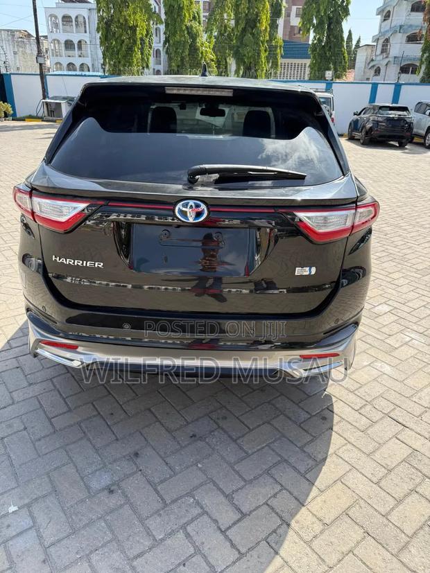 Toyota Harrier 2.5 Hybrid 4WD 2019 Black