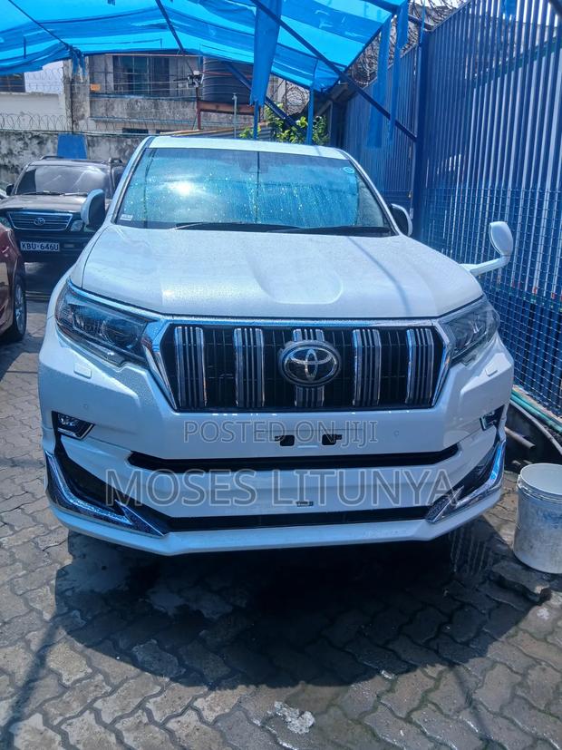 Toyota Land Cruiser Prado 2.7 2020 White