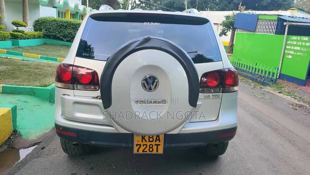 Volkswagen Touareg 2009 Silver