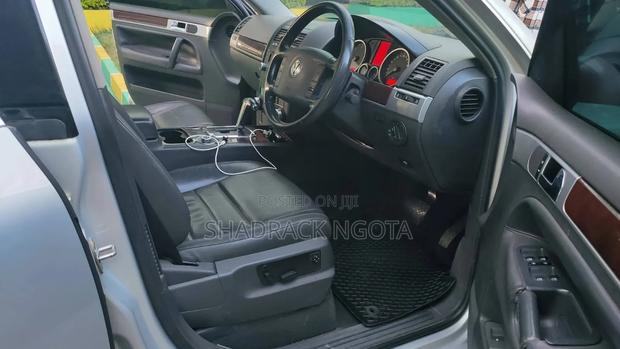 Volkswagen Touareg 2009 Silver