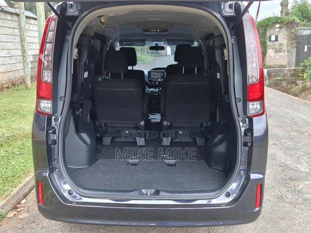 Toyota Esquire 2015 Black