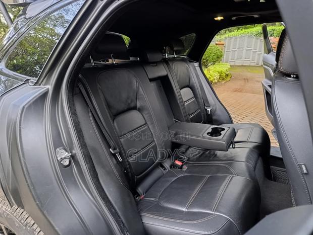 Jaguar F-Pace 2017 Black