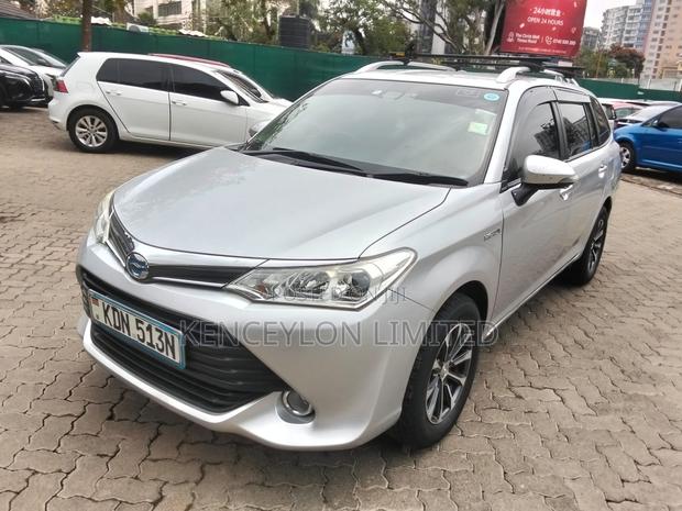 Toyota Corolla Fielder 1.5 Hybrid FWD 2016 Silver