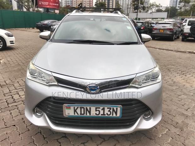 Toyota Corolla Fielder 1.5 Hybrid FWD 2016 Silver