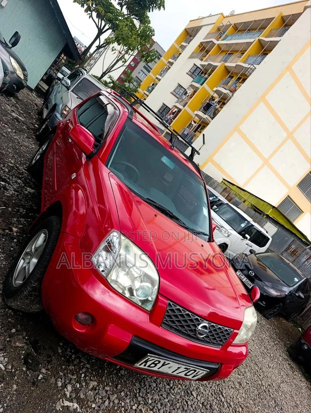 Nissan X-Trail 2006 Red