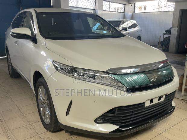 Toyota Harrier 2.0 2019 White