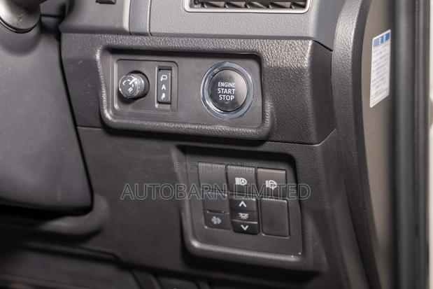 Toyota Land Cruiser Prado 2.8 2020 White