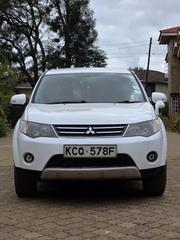 Mitsubishi Outlander 2011 White for sale