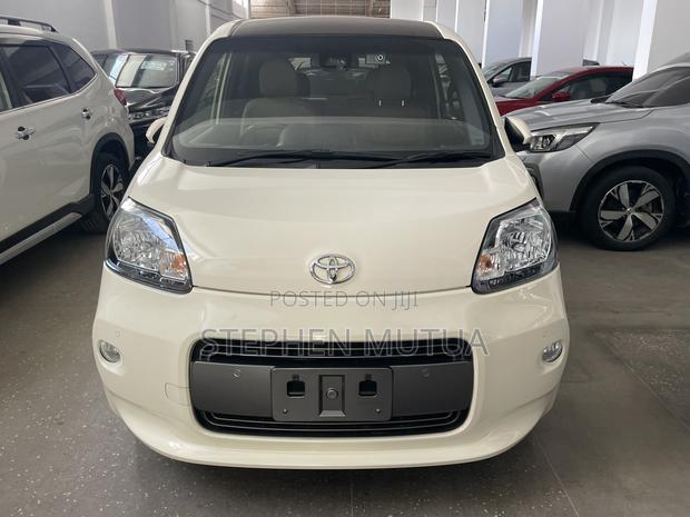 Toyota Porte 1.5 FWD 2019 White