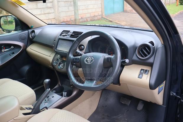 Toyota Vanguard 2012