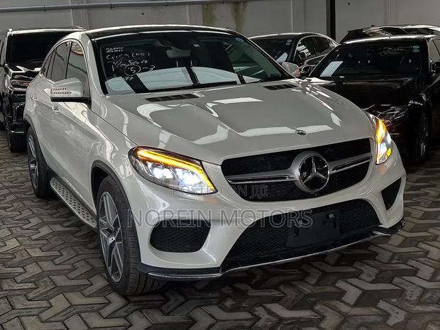 Mercedes-Benz GLE-Class GLE 350d 4MATIC 2018 White