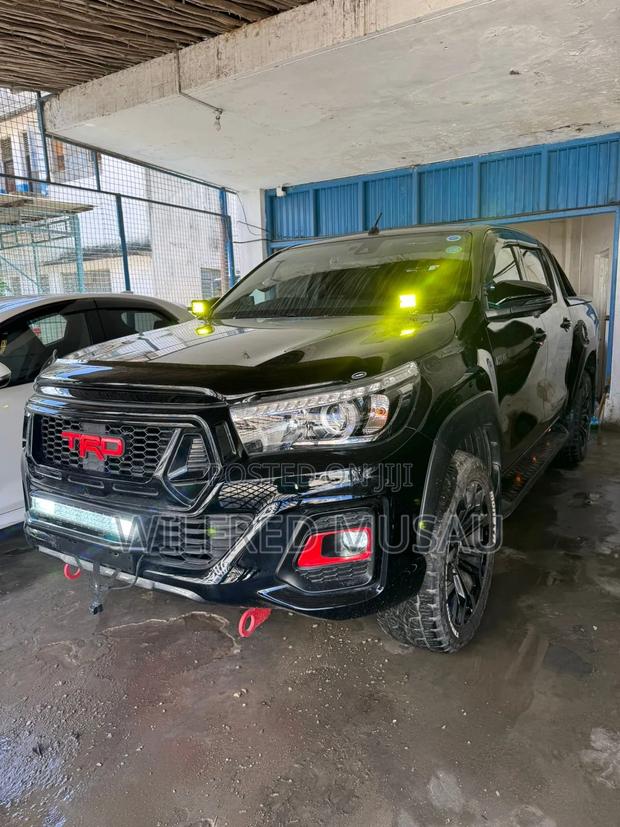 Toyota Hilux 2.4 Diesel 2020 Black