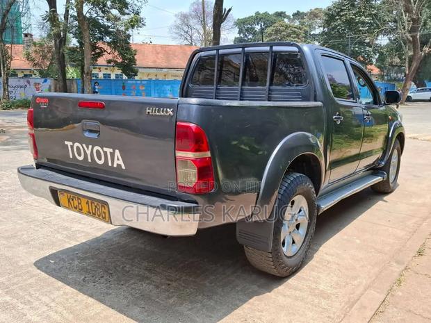 Toyota Hilux 2014 Gray