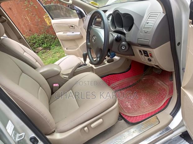Toyota Hilux 2009 Silver