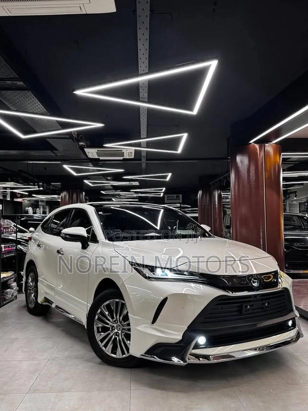 Toyota Harrier 2.0 2020 White