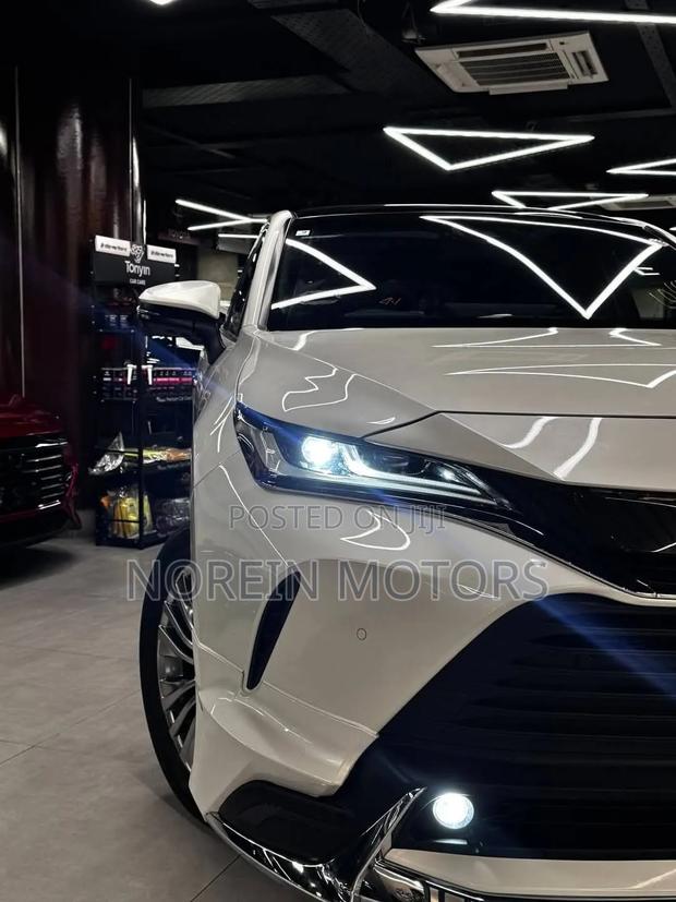 Toyota Harrier 2.0 2020 White