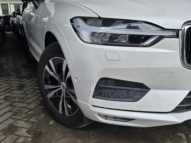 Volvo XC60 T5 Inscription AWD 2019 Beige
