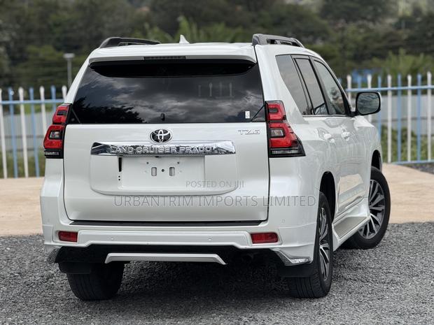Toyota Land Cruiser Prado 2.8 2021 White