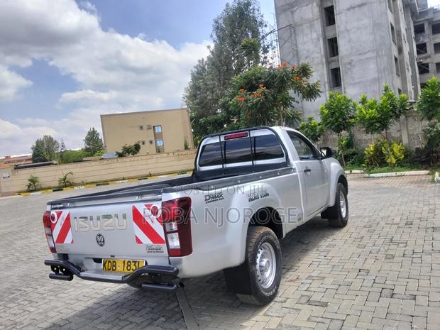 Isuzu D-MAX 2021 Silver