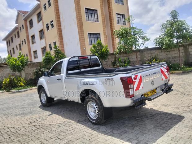 Isuzu D-MAX 2021 Silver