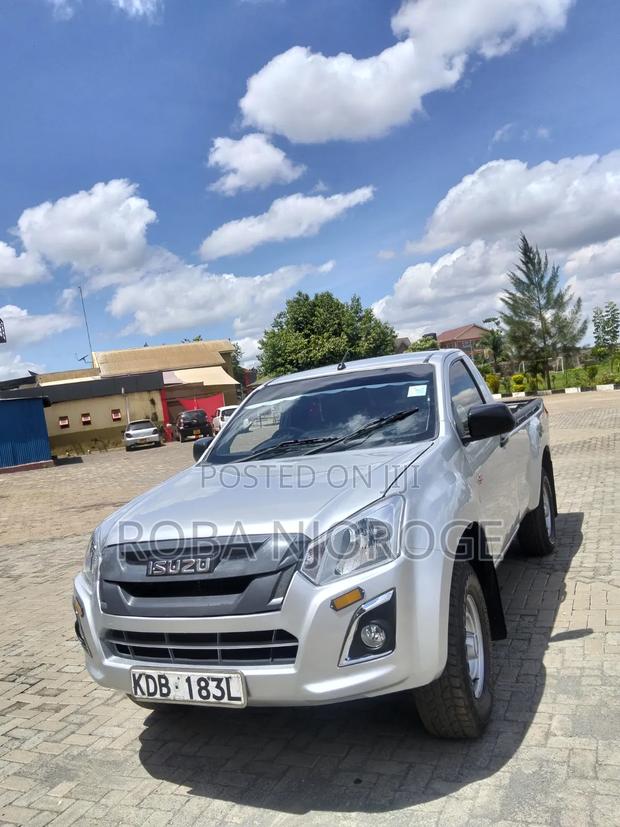 Isuzu D-MAX 2021 Silver