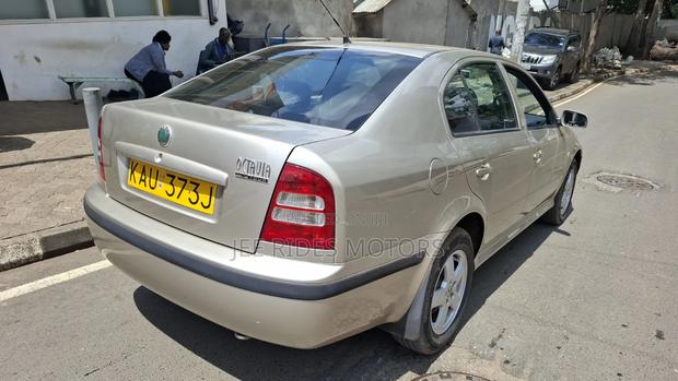Skoda Octavia 1.6 2006 Gray