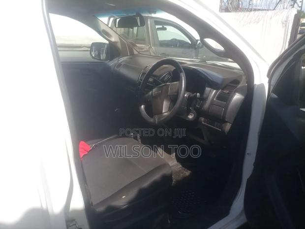 Isuzu D-MAX 2016 White
